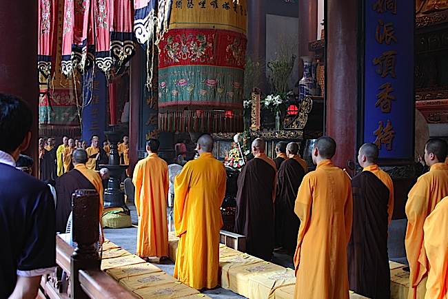 Buddha-Weekly-Chinese_Buddhist_Monks_Ceremony_Hangzhou-Buddhism.jpg