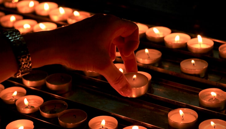 buddhist-communities-across-north-america-hold-candlelight-vigils-for-bombing-victims-lions-roar.jpg