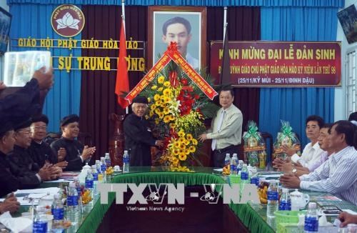 greetings-from-front-on-hoa-hao-buddhism-sect-anniversary-http-en-vietnamplus-vn.jpg