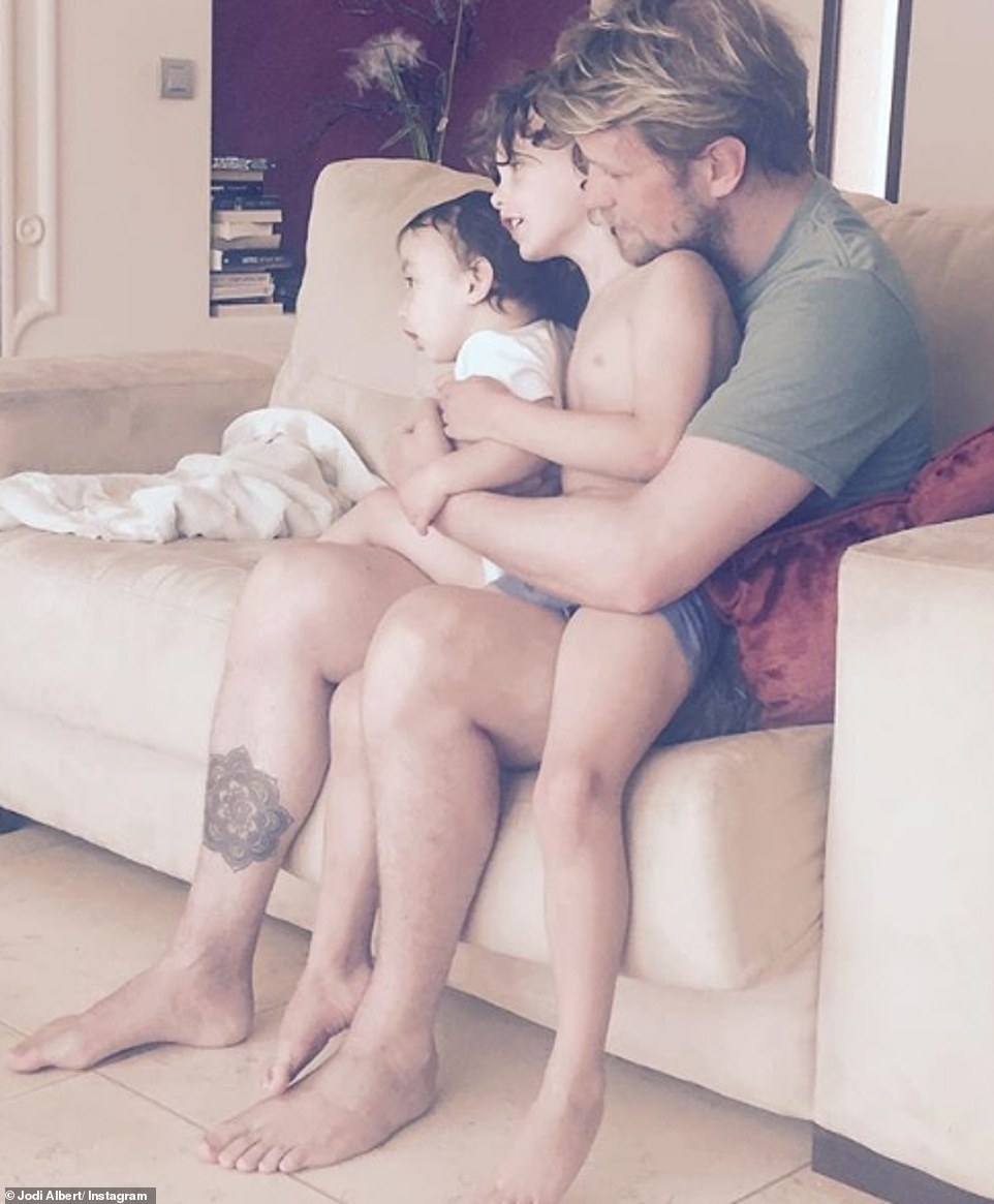 ide-kian-egan-and-jodi-alberts-irish-home-a-peek-at-the-singer-and-soap-stars-abode-daily-mail-1.jpg