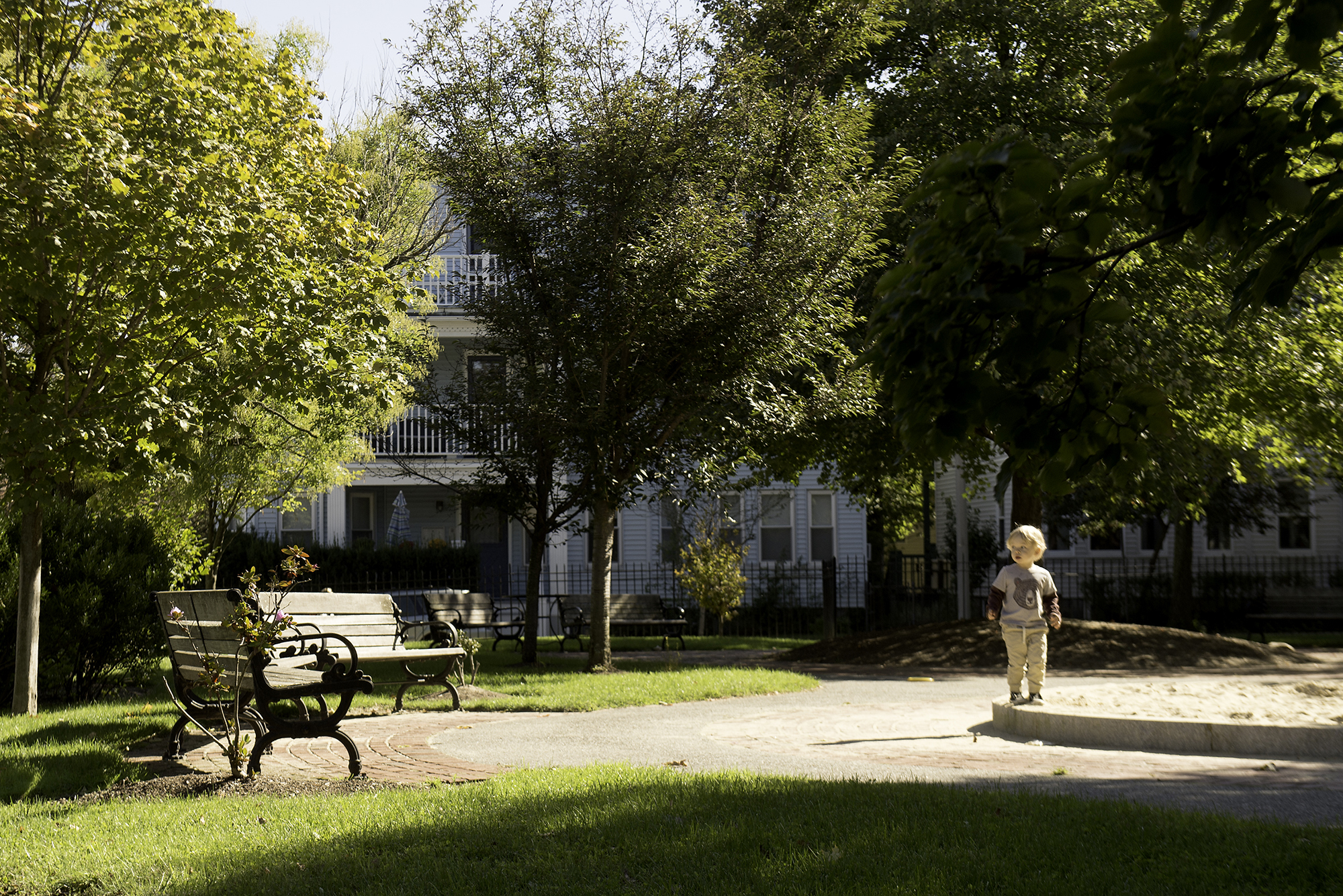 r-neighborhood-brookline-village-bu-today-bu-today.jpg