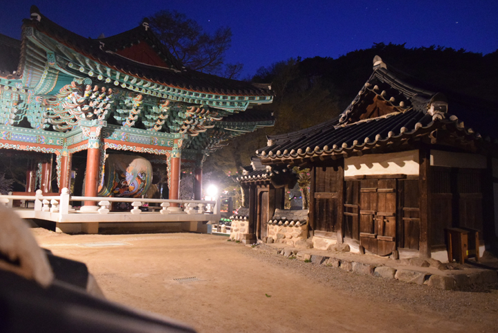templestaying-in-a-korean-sansa-business-mirror-1.jpg